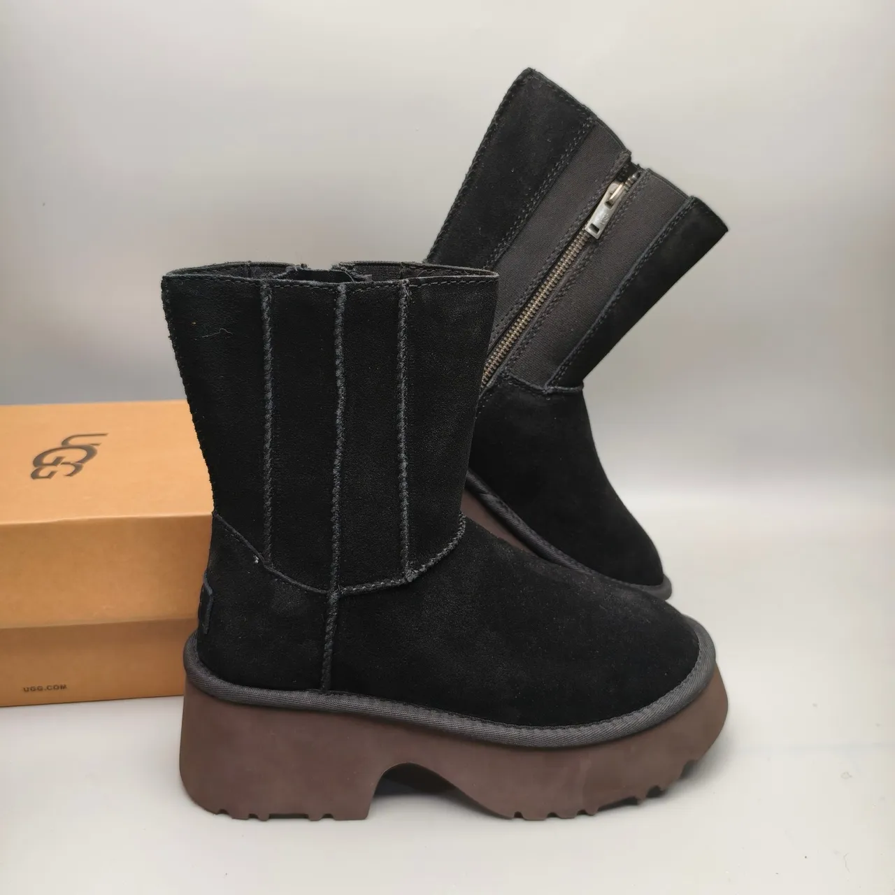 UGG Black Brown Suede Upper Elastic Side Gussets Ankle Boots 6