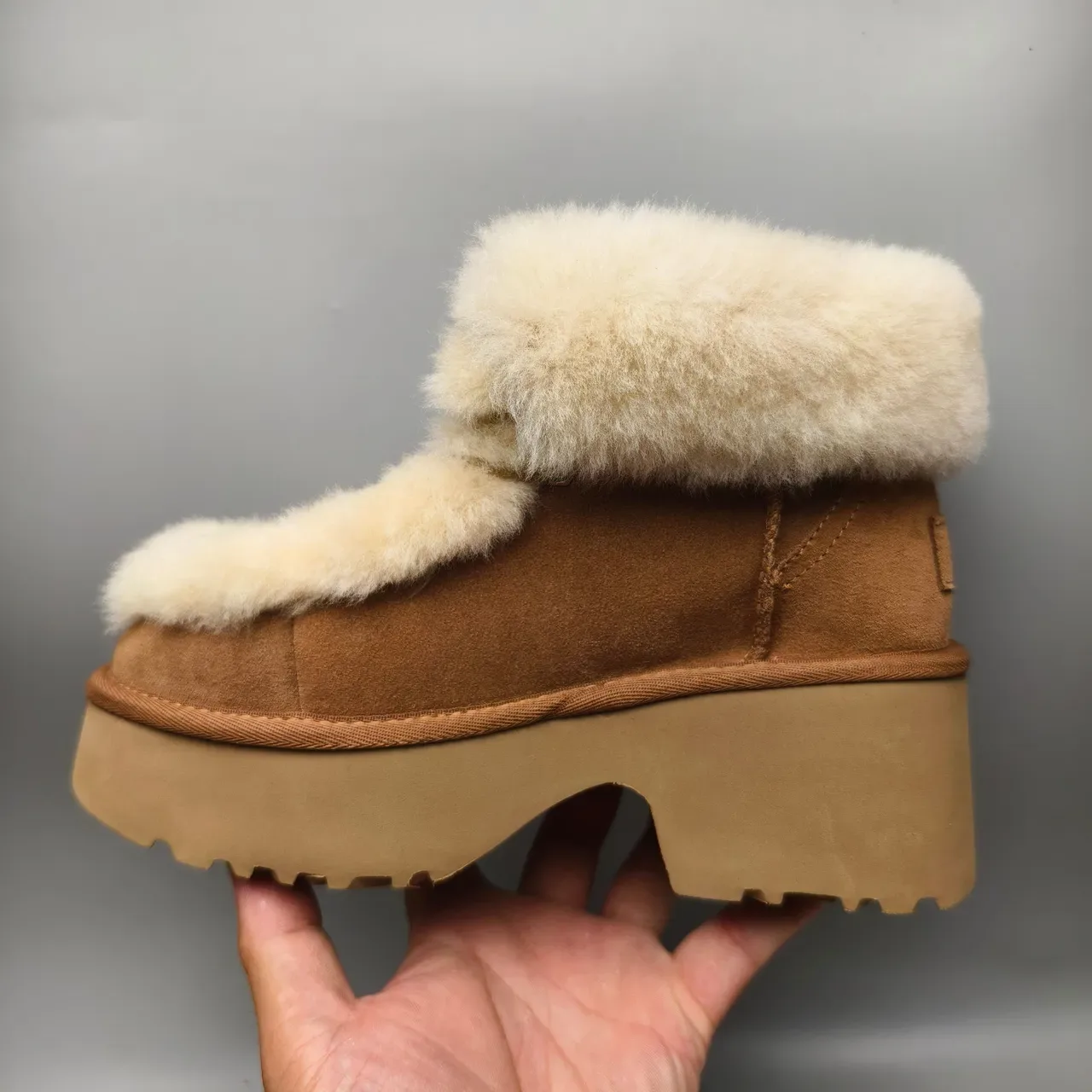UGG Brown Beige Platform Sole Shearling-Trimmed Snow Boots 7
