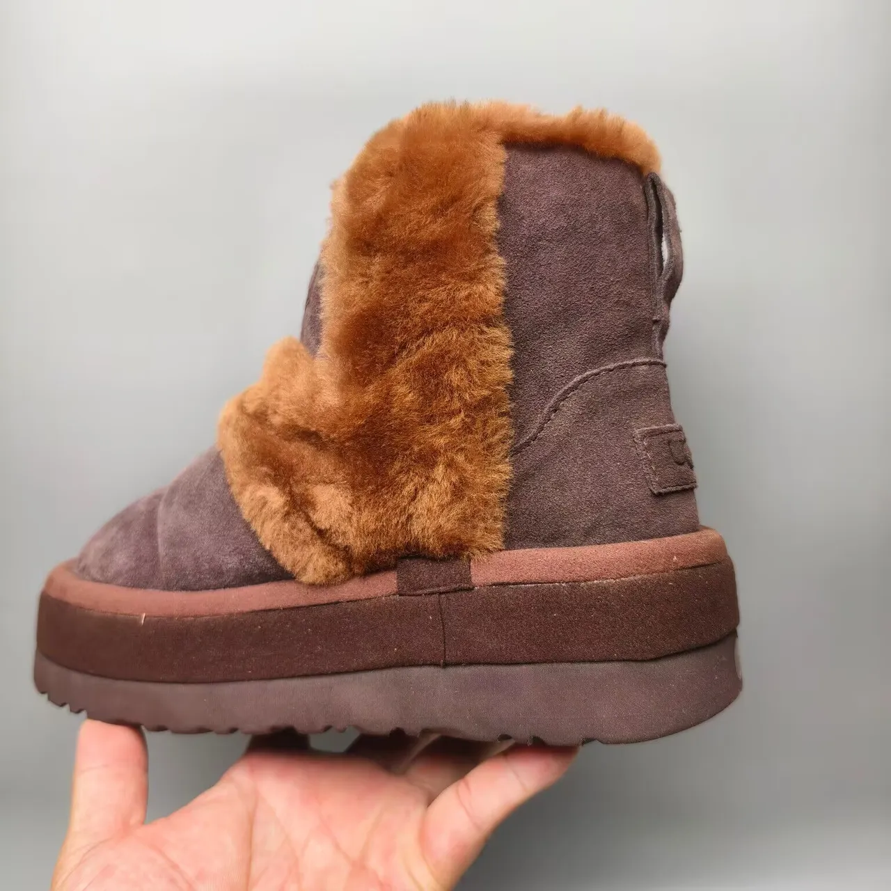 UGG Brown Beige Shearling-Lined Platform Sole Snow Boots 7