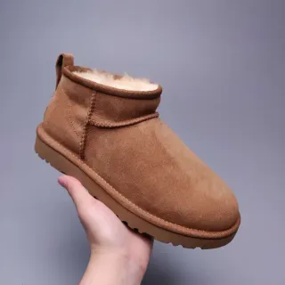 UGG ক্লাসিক মিনি চেস্টনাট ব্রাউন স্যুয়েড স্নো বুট