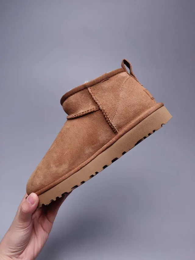 UGG Classic Mini Chestnut Brown Suede Snow Boots 6