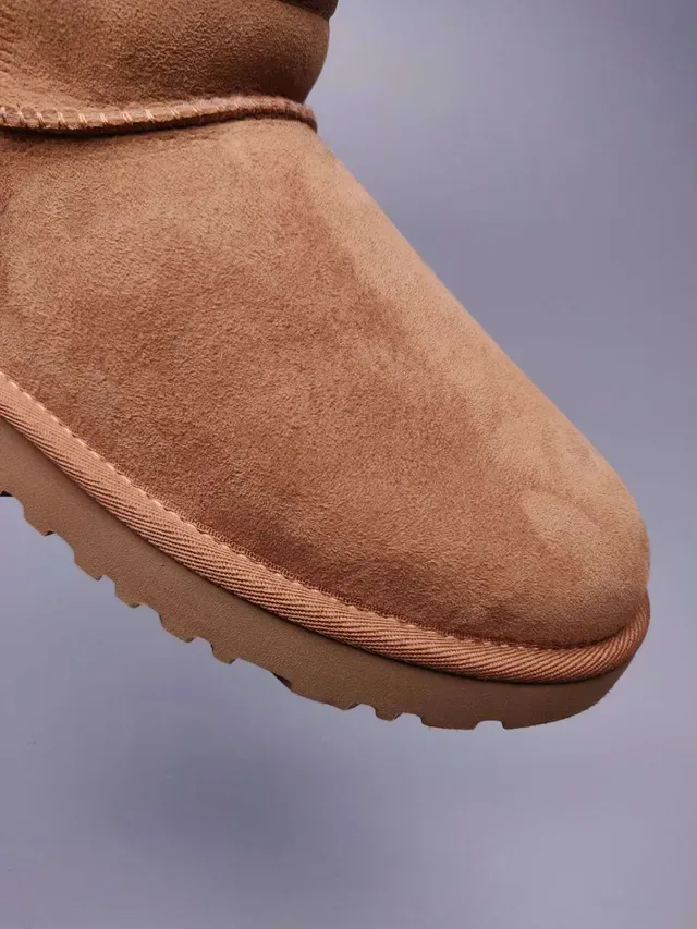 UGG Classic Mini Chestnut Brown Suede Snow Boots 7