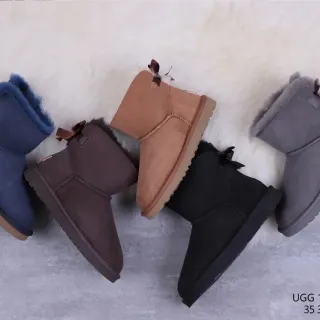 UGG Classic Mini শিয়ারলিং লাইন্ড স্যুয়েড স্নো বুটস