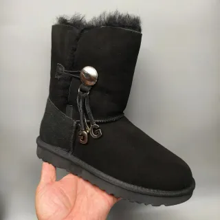 UGG Classic Short কালো সুয়েড শিয়ারলিং লাইন্ড টগল স্নো বুট