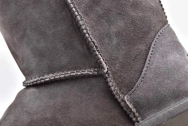 UGG Classic Short কার্বন গ্রে সুয়েড তুষার বুট 4
