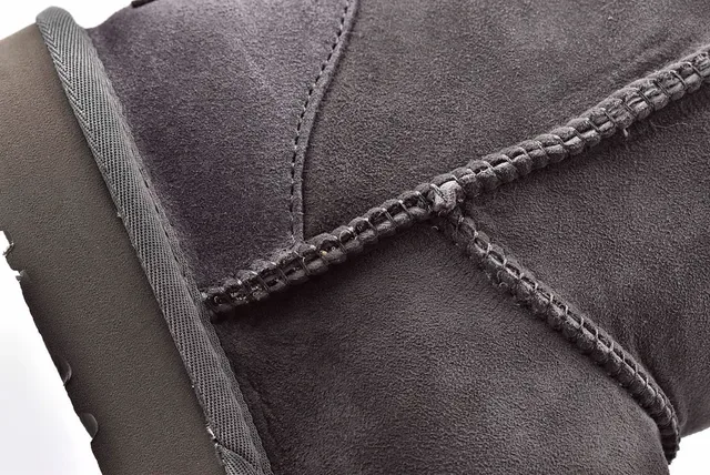 UGG Classic Short কার্বন গ্রে সুয়েড তুষার বুট 6