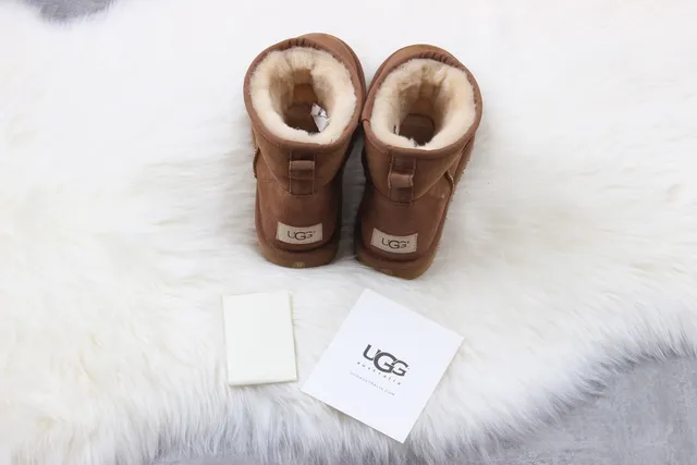 UGG Classic Short Chestnut Suede Shearling-Lined Snow Boots 3