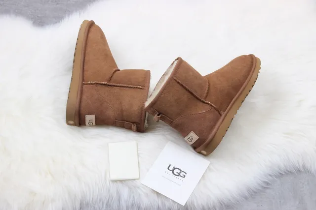 UGG Classic Short Chestnut Suede Shearling-Lined Snow Boots 5