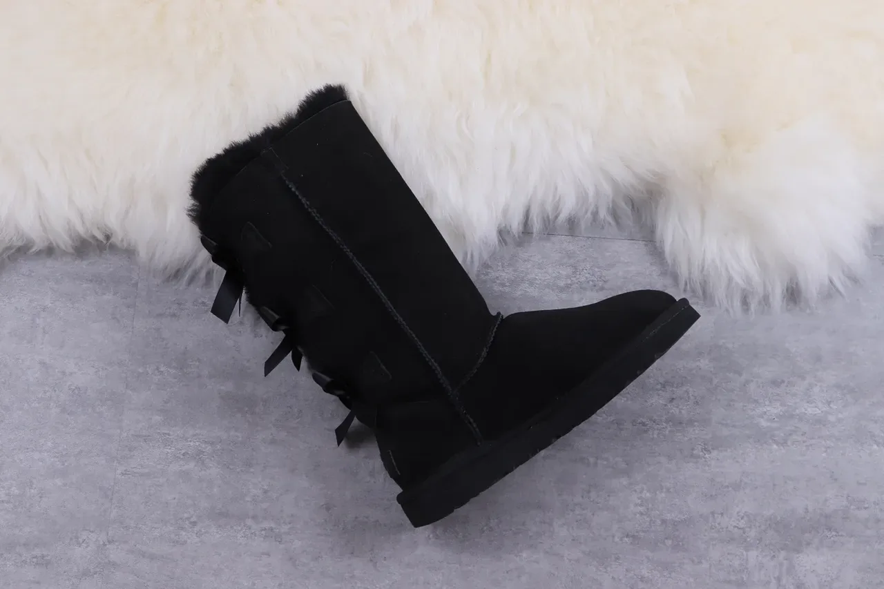 UGG Classic Tall Botas de rodilla negras con lazo 8