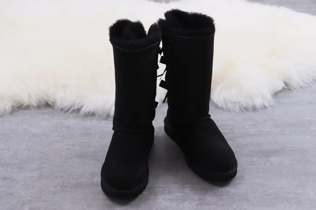 UGG Classic Tall Botas de rodilla negras con lazo 11