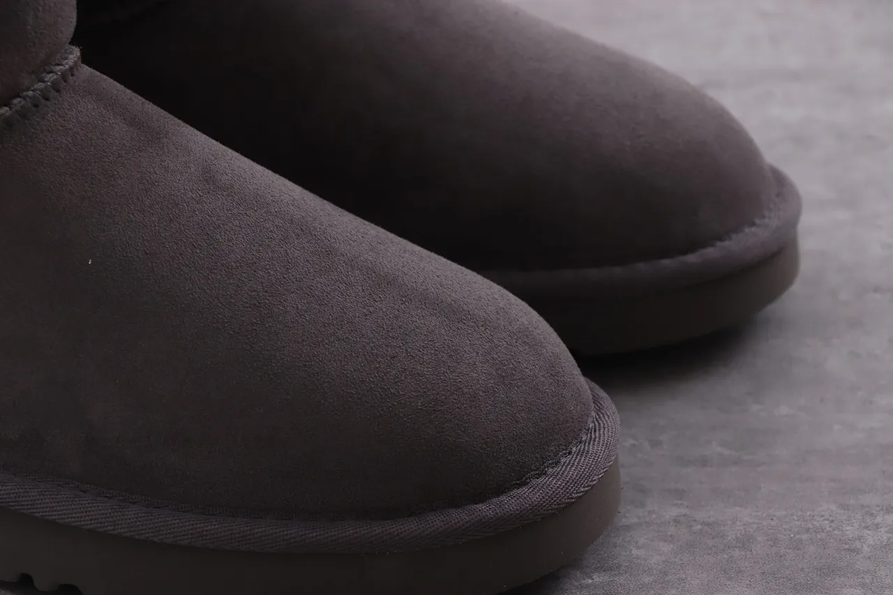 UGG Gray Black Shearling-Lined Suede-Like Exterior Knee Boots 5