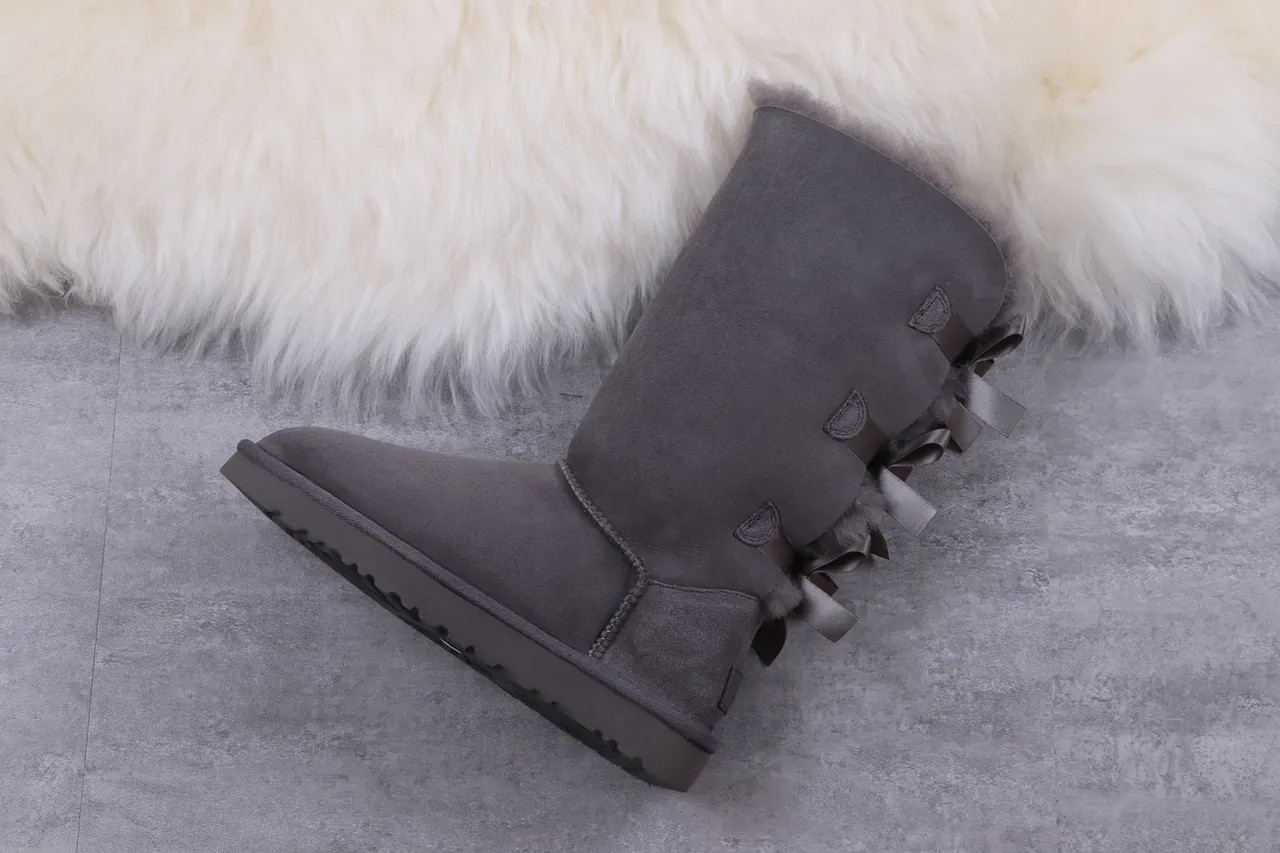 UGG Gray Black Shearling-Lined Suede-Like Exterior Knee Boots 9