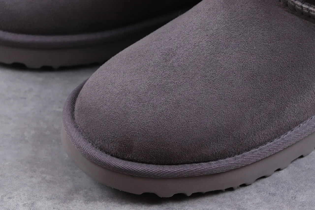 UGG Gray Shearling-Lined Suede Upper Snow Boots 4