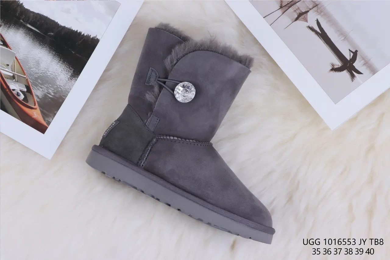 UGG Gray Shearling-Lined Suede Upper Snow Boots 6
