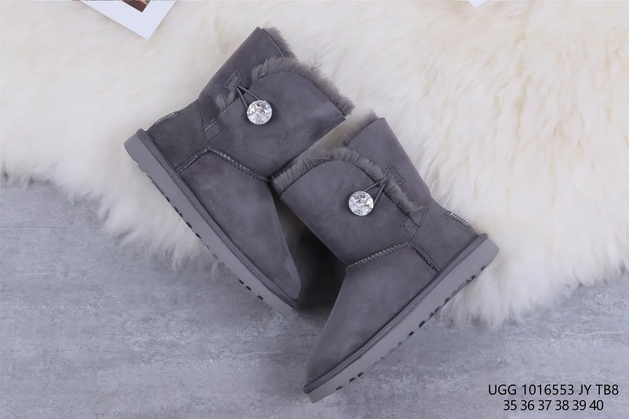 UGG Gray Shearling-Lined Suede Upper Snow Boots 7