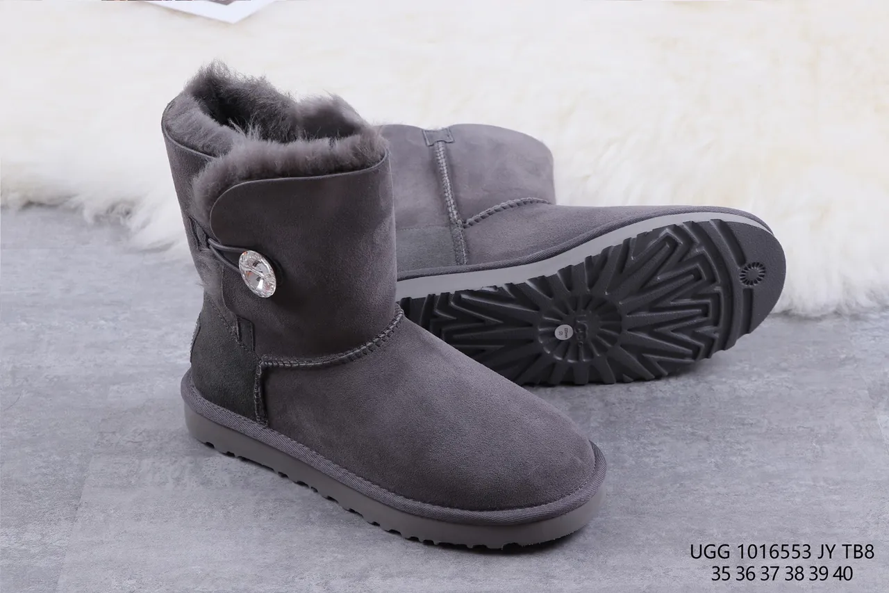 UGG Gray Shearling-Lined Suede Upper Snow Boots 10