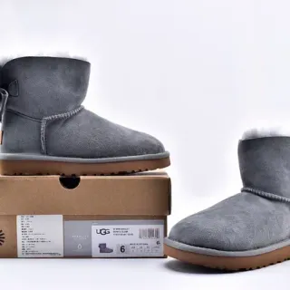 UGG Mini Bailey Bow Botas de Nieve Gris de Ante con Forro de Shearling