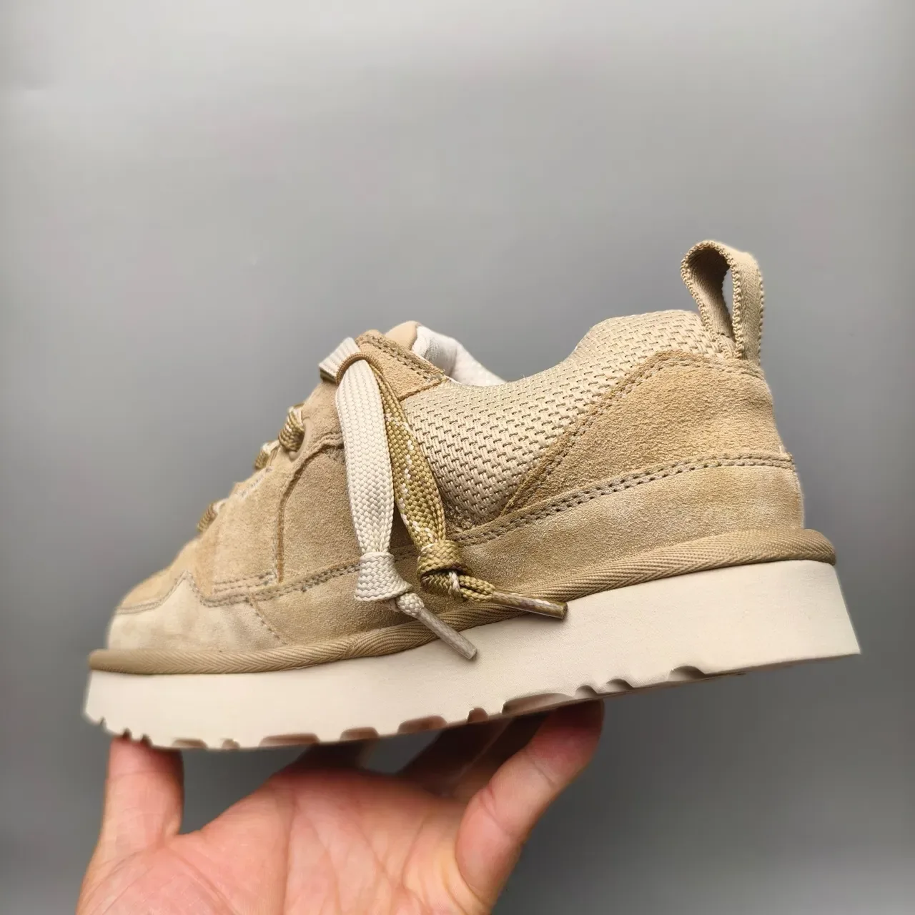 UGG Tasman بيج سولا منصة سميكة أعلى مختلط من الجلد المخملي والشبكة سنيكرز لايف ستايل 4