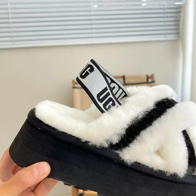 UGG तास्मान أحذية منزلية منصة سوداء وبيضاء شيرلينج 3