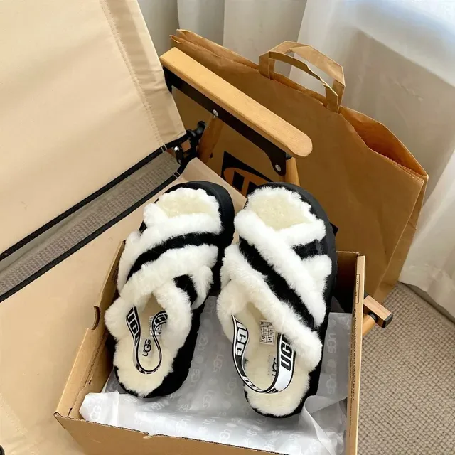 UGG तास्मान أحذية منزلية منصة سوداء وبيضاء شيرلينج 4