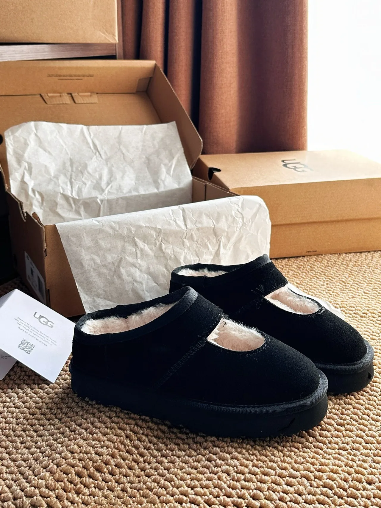 UGG Tasman Preto Bege Suede Upper Shearling-Lined Mary Jane Sapatos 15