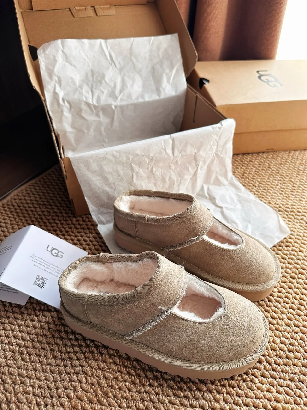 UGG Tasman Preto Bege Suede Upper Shearling-Lined Mary Jane Sapatos 18