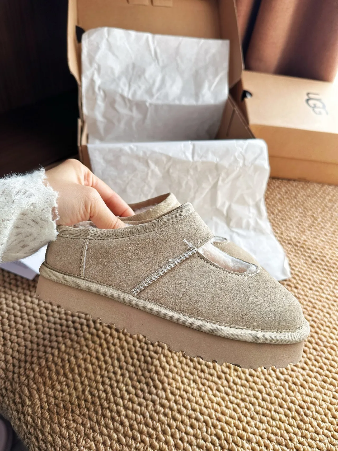 UGG Tasman Preto Bege Suede Upper Shearling-Lined Mary Jane Sapatos 21