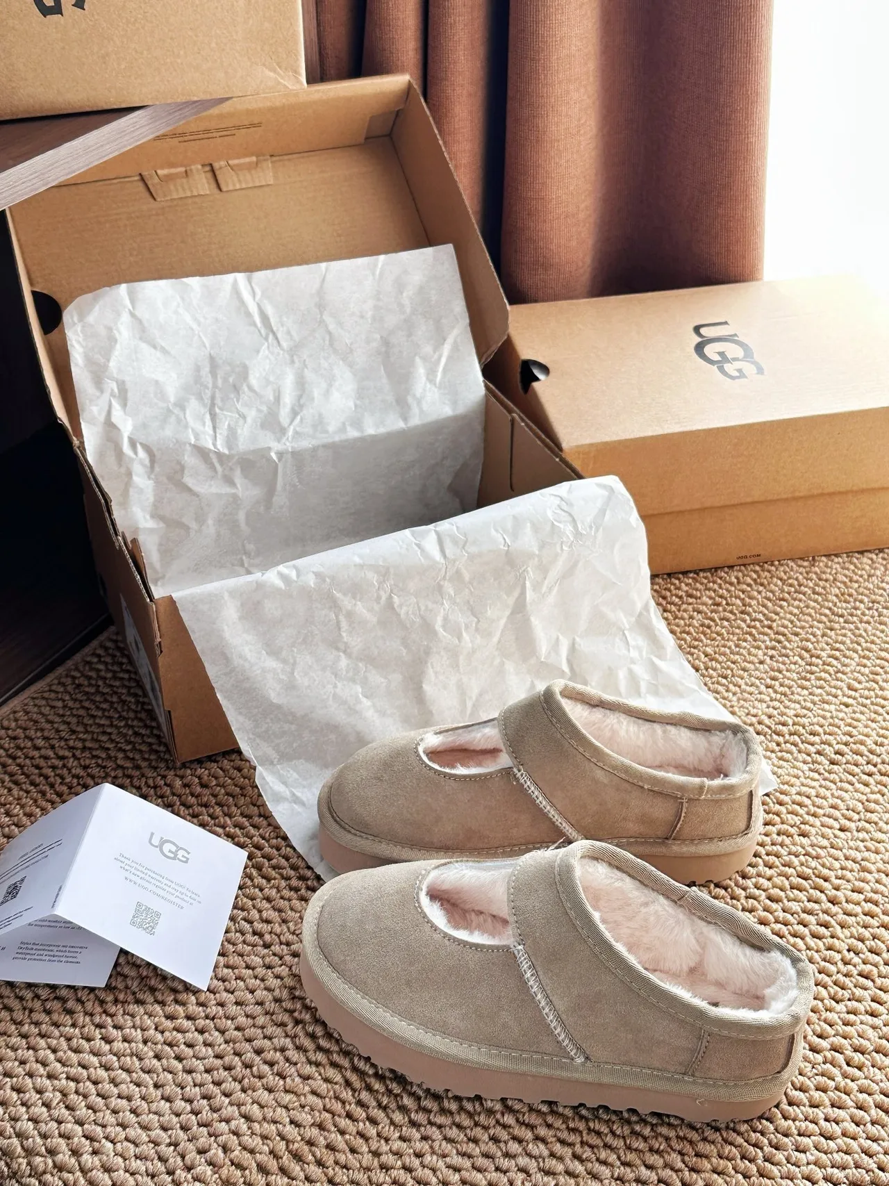 UGG Tasman Preto Bege Suede Upper Shearling-Lined Mary Jane Sapatos 23