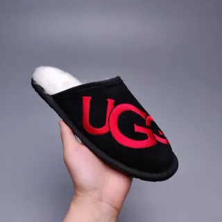 UGG Tasman أسود أحمر جلد سويد علوي بطانة صوف أبيض نعال