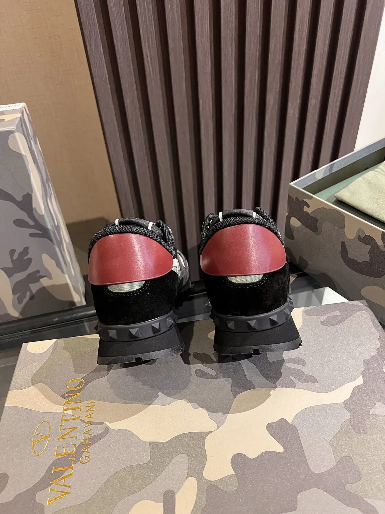Valentino sneakers lifestyle en cuir et nylon avec imprimé camouflage 2