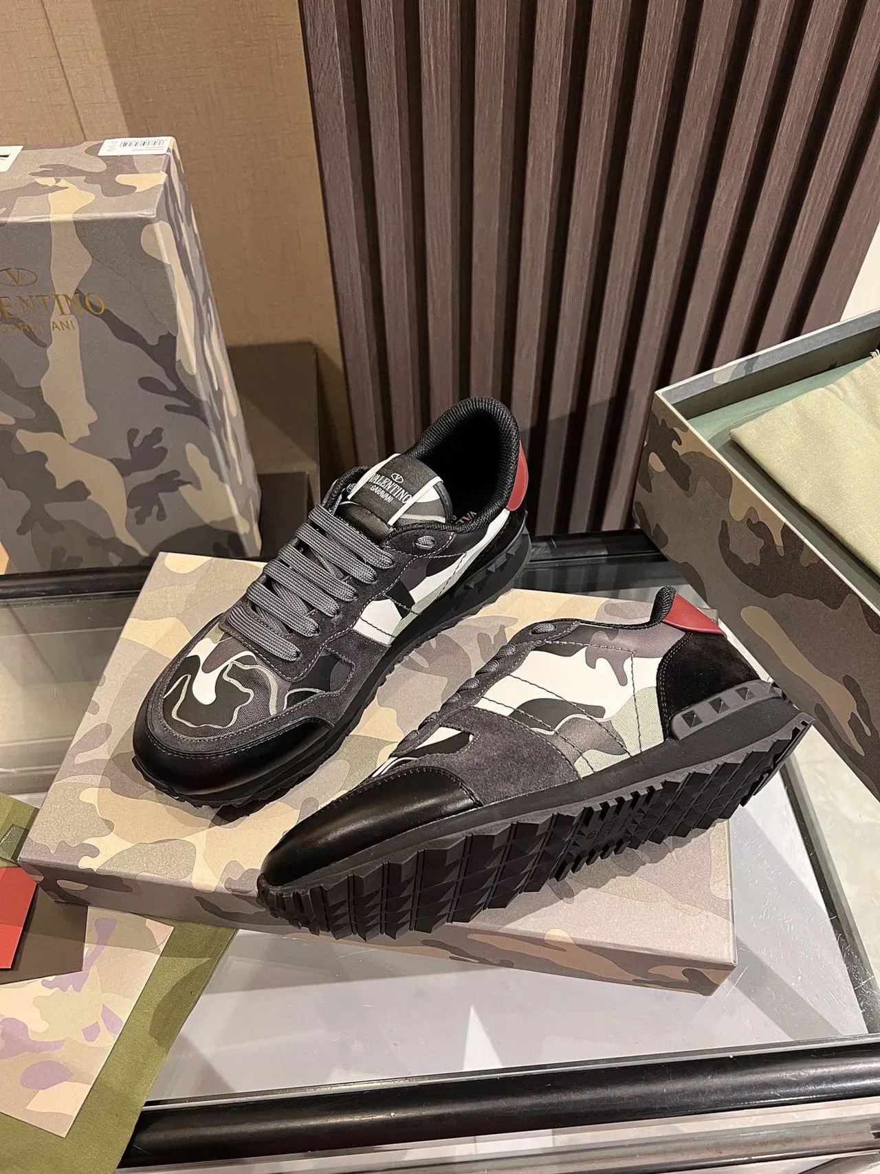 Valentino sneakers lifestyle en cuir et nylon avec imprimé camouflage 7