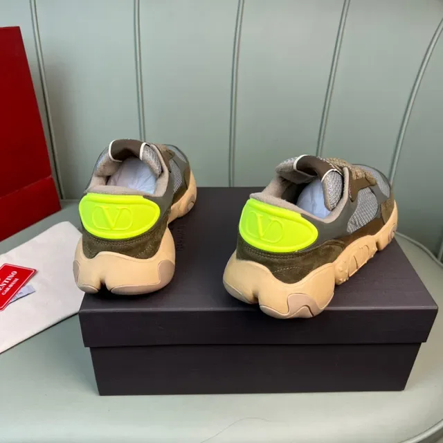 Valentino Garavani Sneakers Lifestyle Vert Olive et Gris en Maille 6