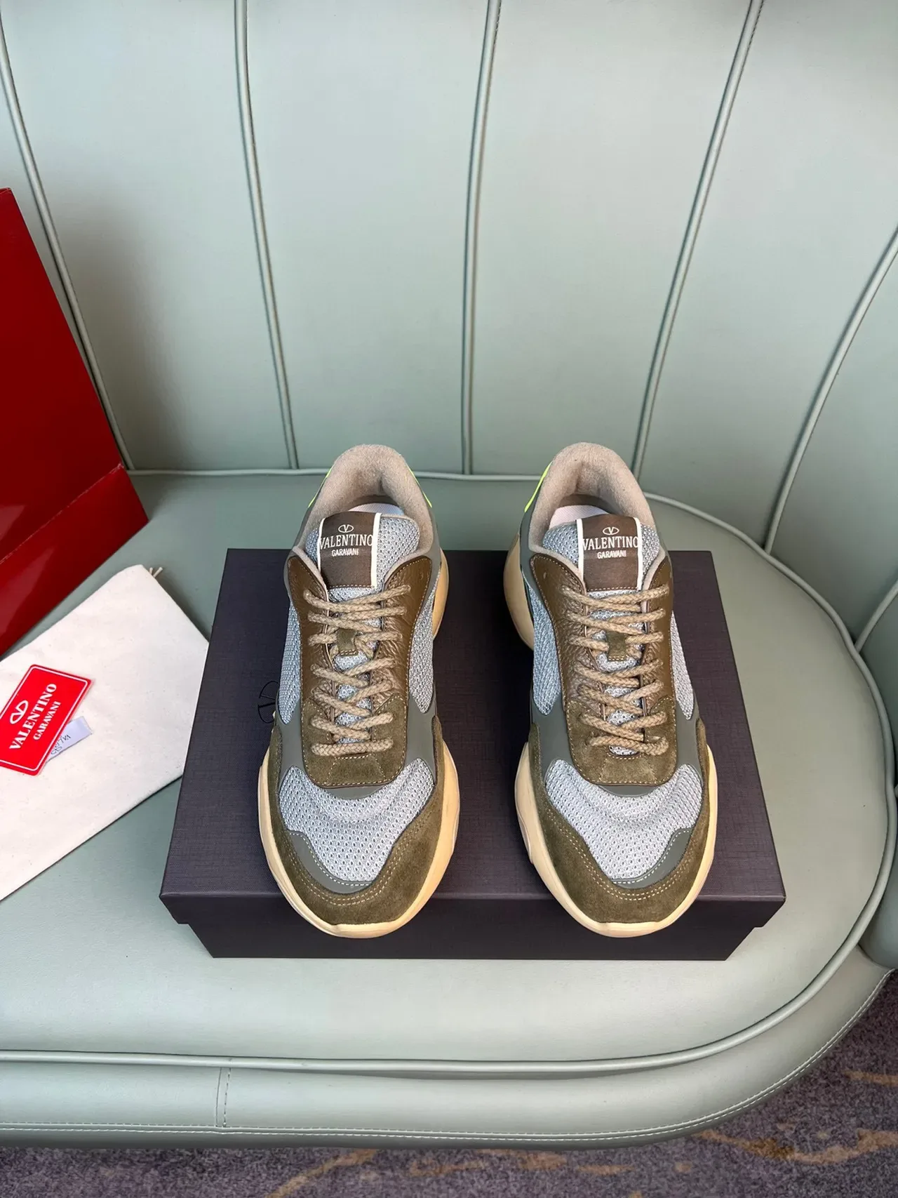 Valentino Garavani Sneakers Lifestyle Vert Olive et Gris en Maille 9