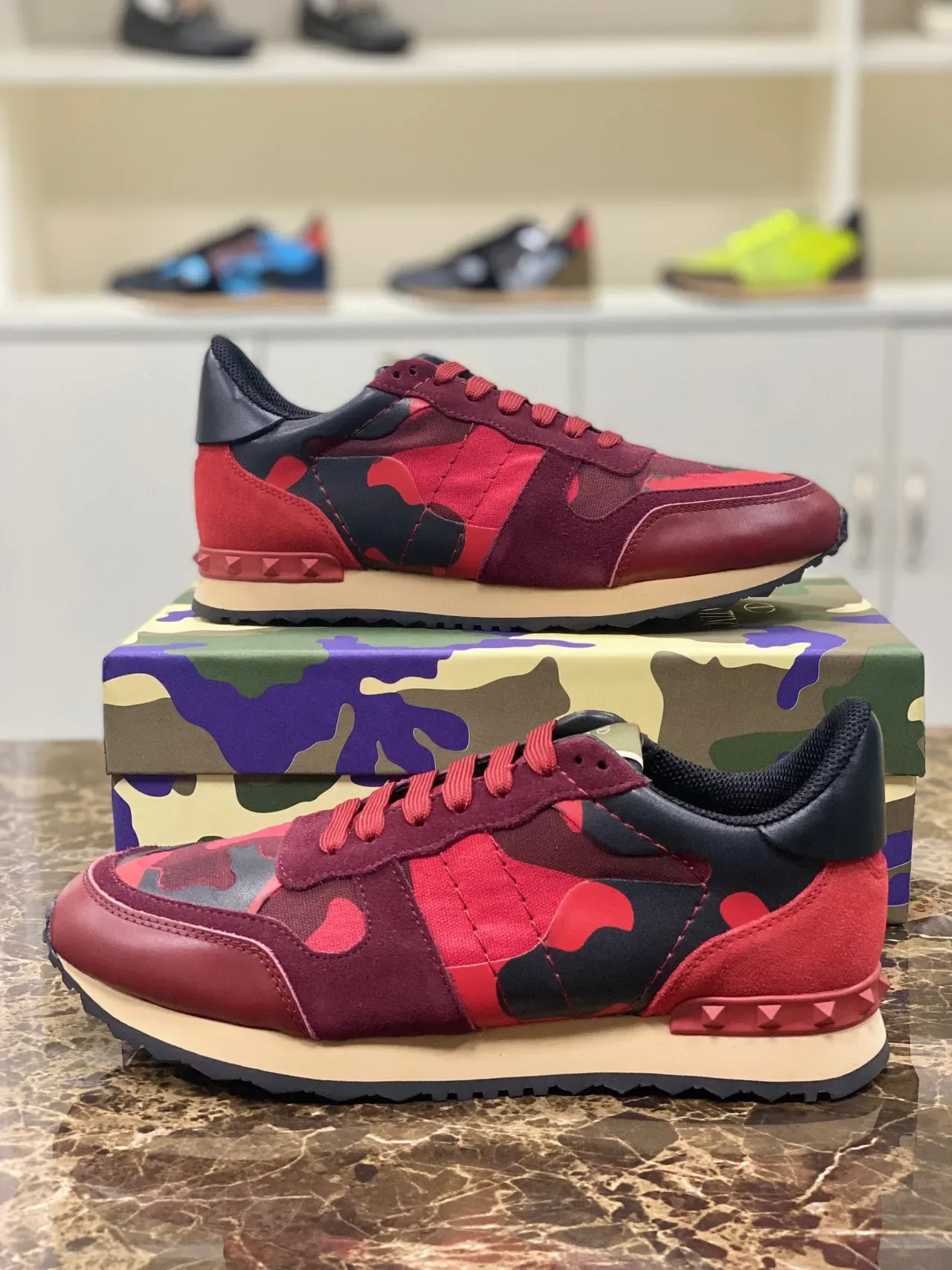 Valentino Vermelho Multicolor Camuflagem-Impressão Superior Pirâmide Stud Heel Lifestyle Sneakers 6