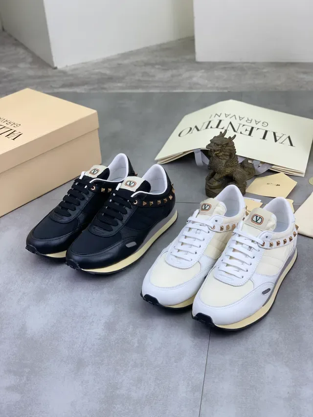 Valentino Rockstud Sneakers Lifestyle en Cuir et Textile Noir 2