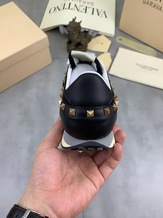 Valentino Rockstud Sneakers Lifestyle en Cuir et Textile Noir 4