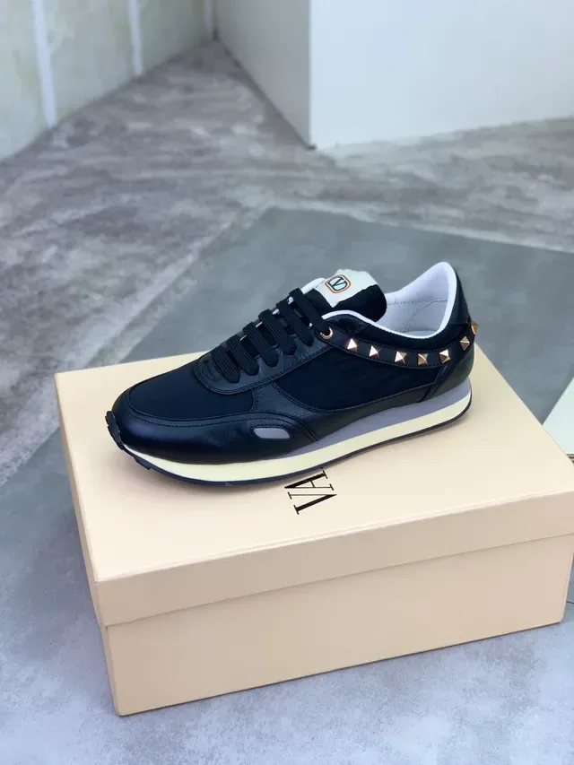 Valentino Rockstud Sneakers Lifestyle en Cuir et Textile Noir 5