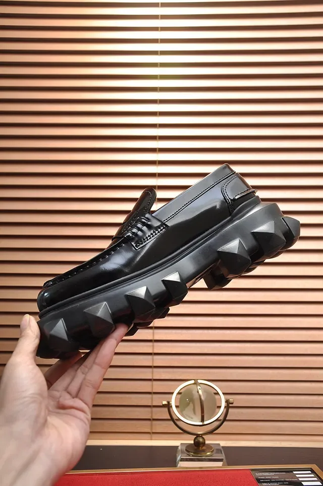 Valentino Rockstud Black Polished Leather Spiked Platform Sole Loafer 6