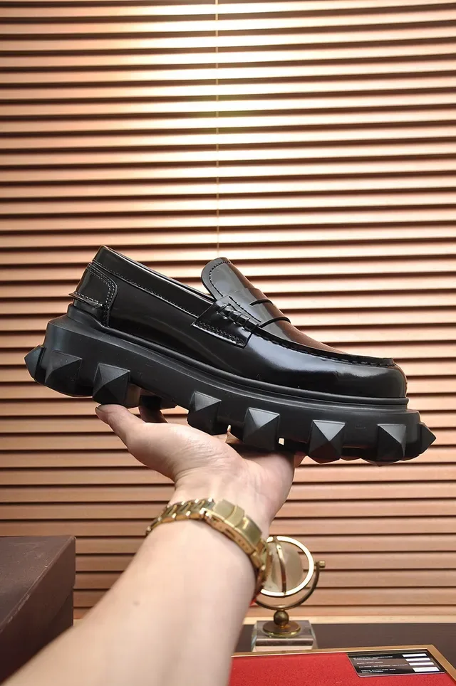 Valentino Rockstud Black Polished Leather Spiked Platform Sole Loafer 8