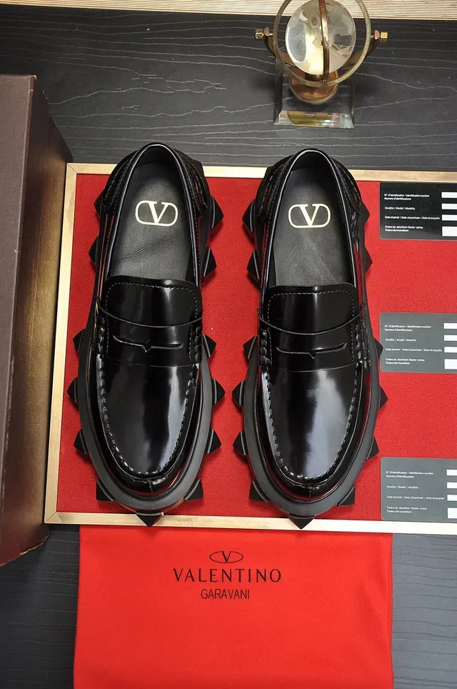 Valentino Rockstud Black Polished Leather Spiked Platform Sole Loafer 9