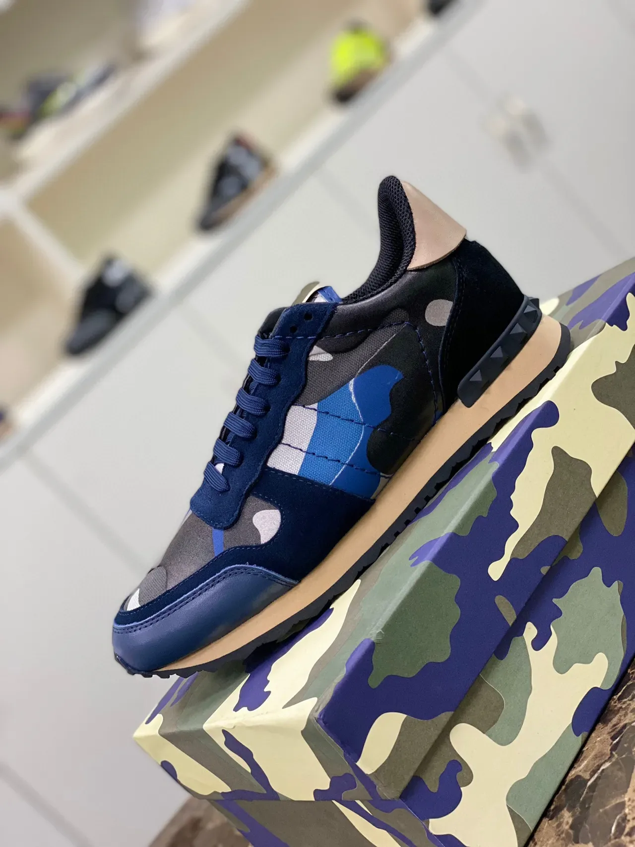 Valentino Rockstud Camouflage Bleu Marine Sneakers Lifestyle 7