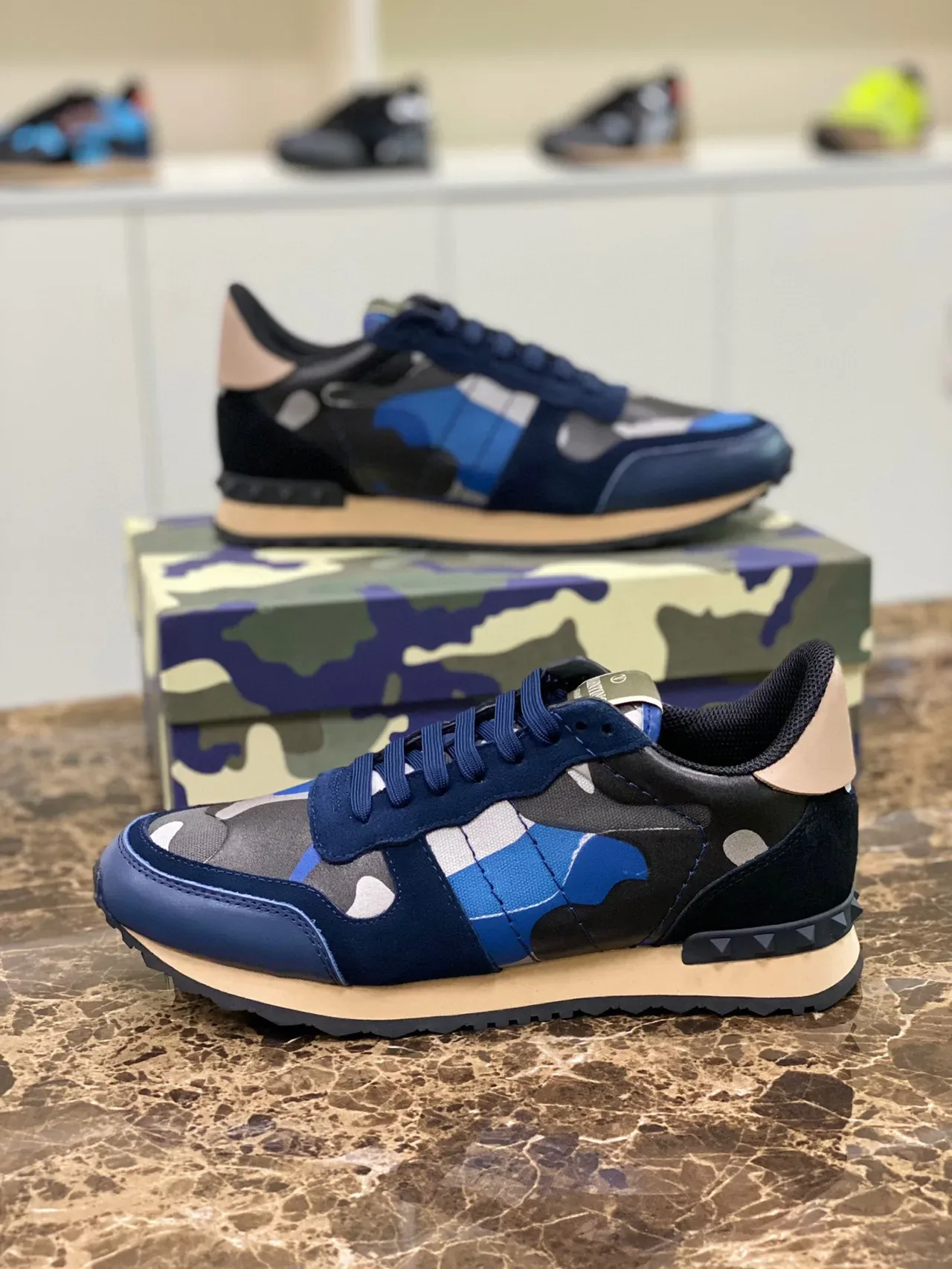 Valentino Rockstud Camouflage Bleu Marine Sneakers Lifestyle 8