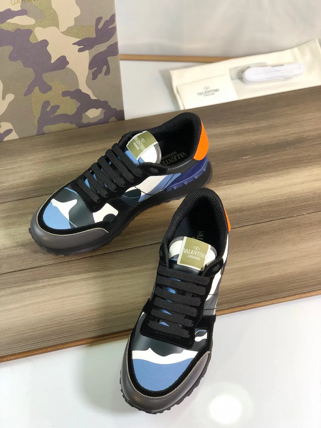 Valentino Rockstud Camouflage Orange Talons Chaussures Lifestyle 7