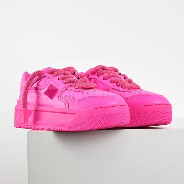 Valentino Rockstud Sneakers Lifestyle Rose Monocromatiques Studs Pyramide 3