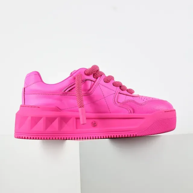 Valentino Rockstud Sneakers Lifestyle Rose Monocromatiques Studs Pyramide 7