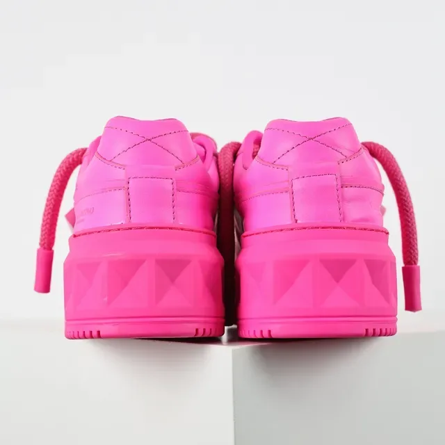 Valentino Rockstud Sneakers Lifestyle Rose Monocromatiques Studs Pyramide 8