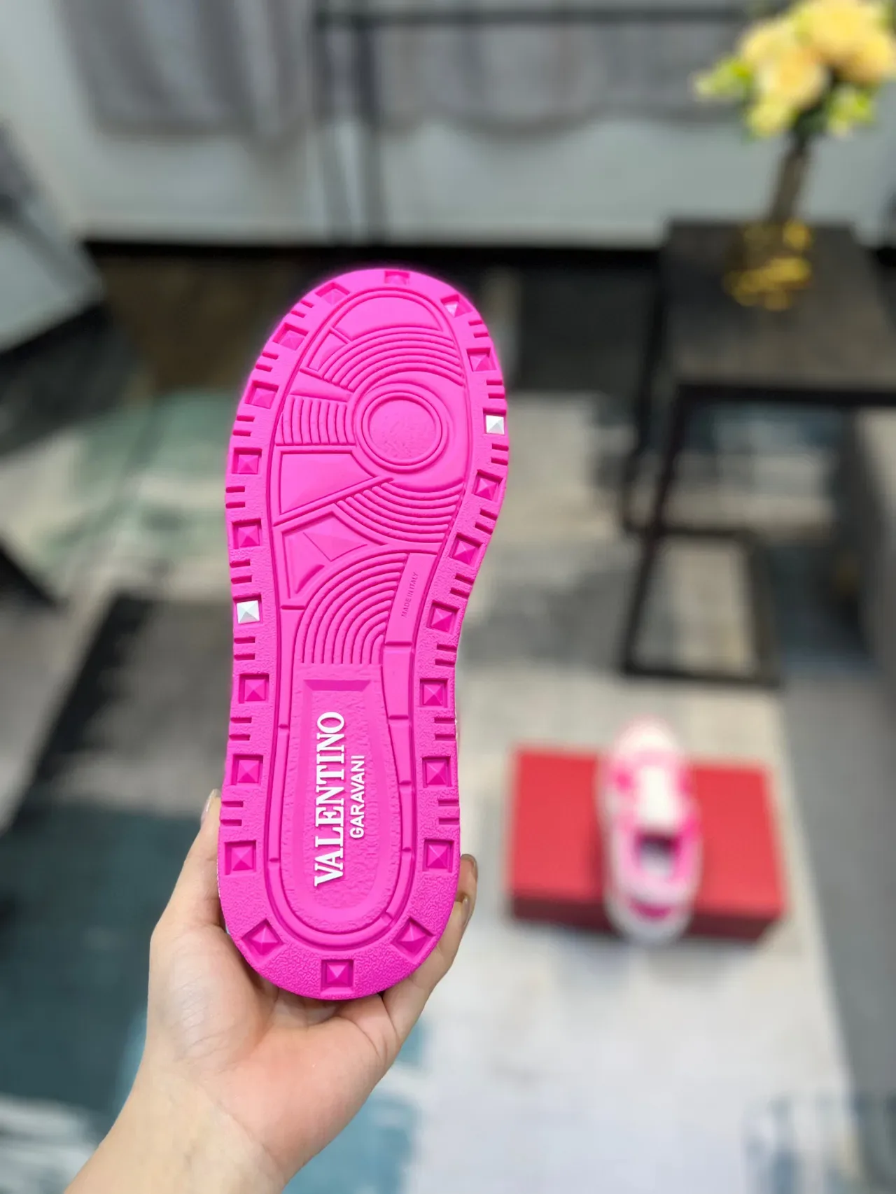 Valentino Rockstud Sneakers Lifestyle à Plateforme Rose et Blanc 9