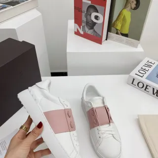 Valentino Rockstud Correa Blanca y Rosa Zapatillas Lifestyle
