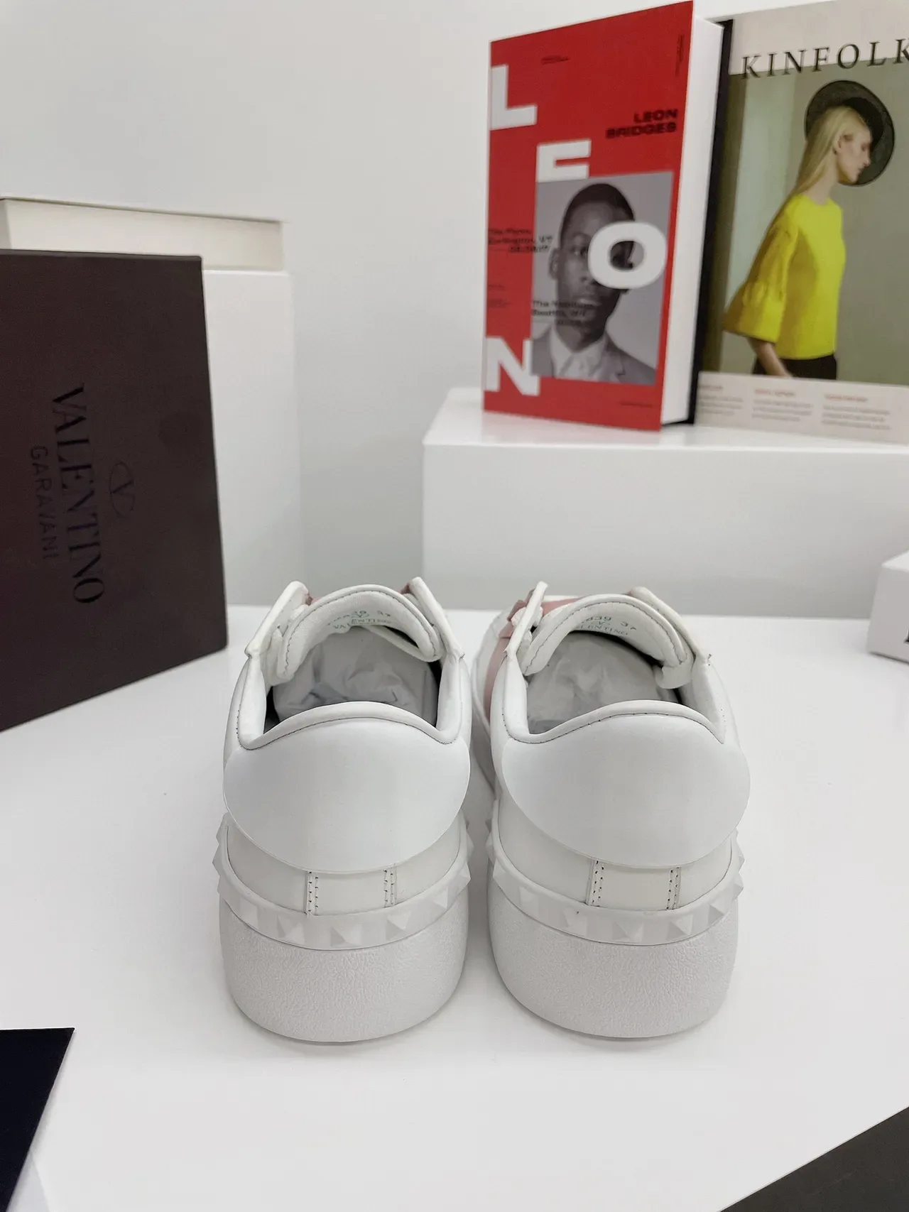 Valentino Rockstud Bride Blanche et Rose Lifestyle Sneakers 3