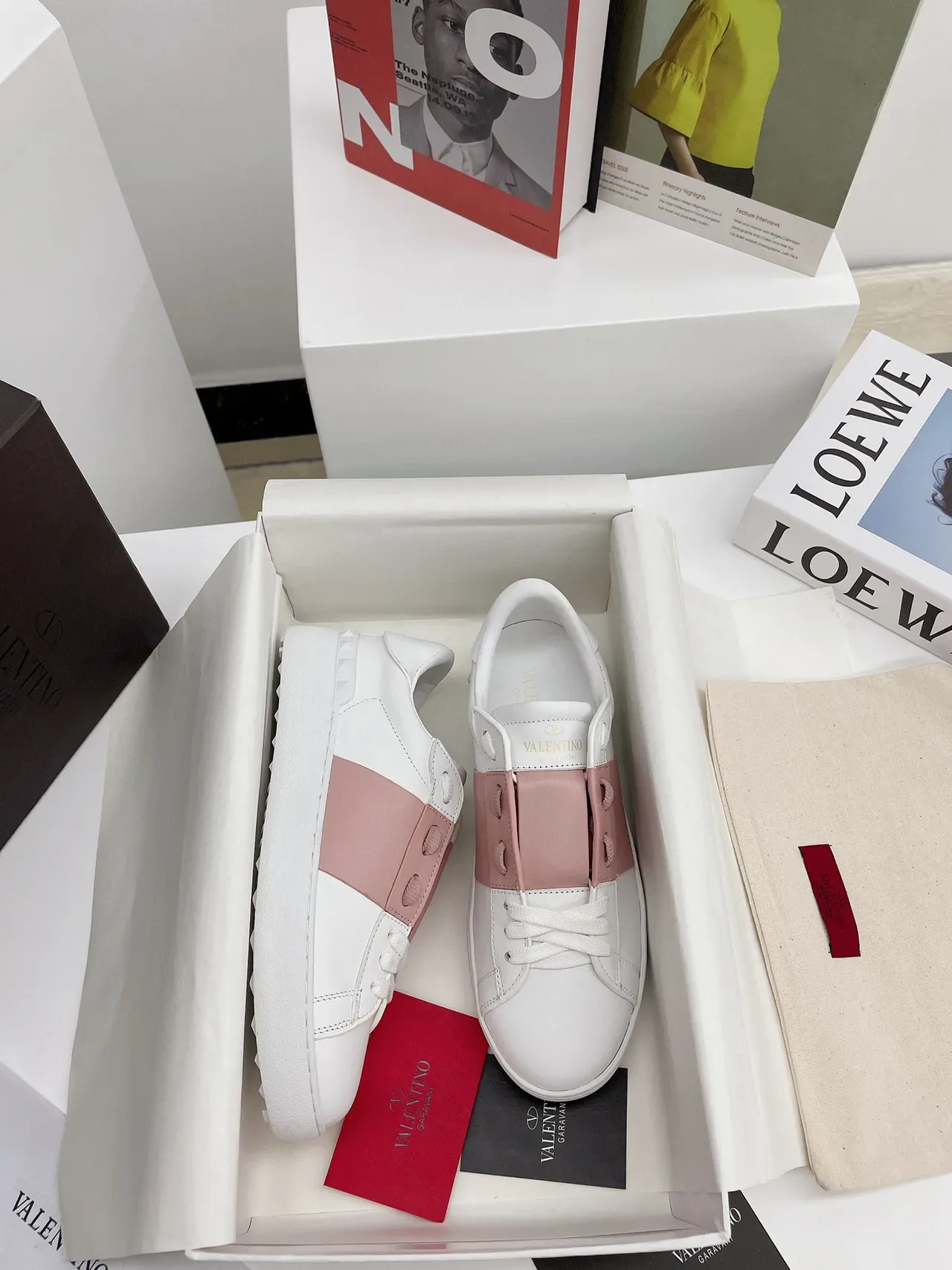 Valentino Rockstud Bride Blanche et Rose Lifestyle Sneakers 4
